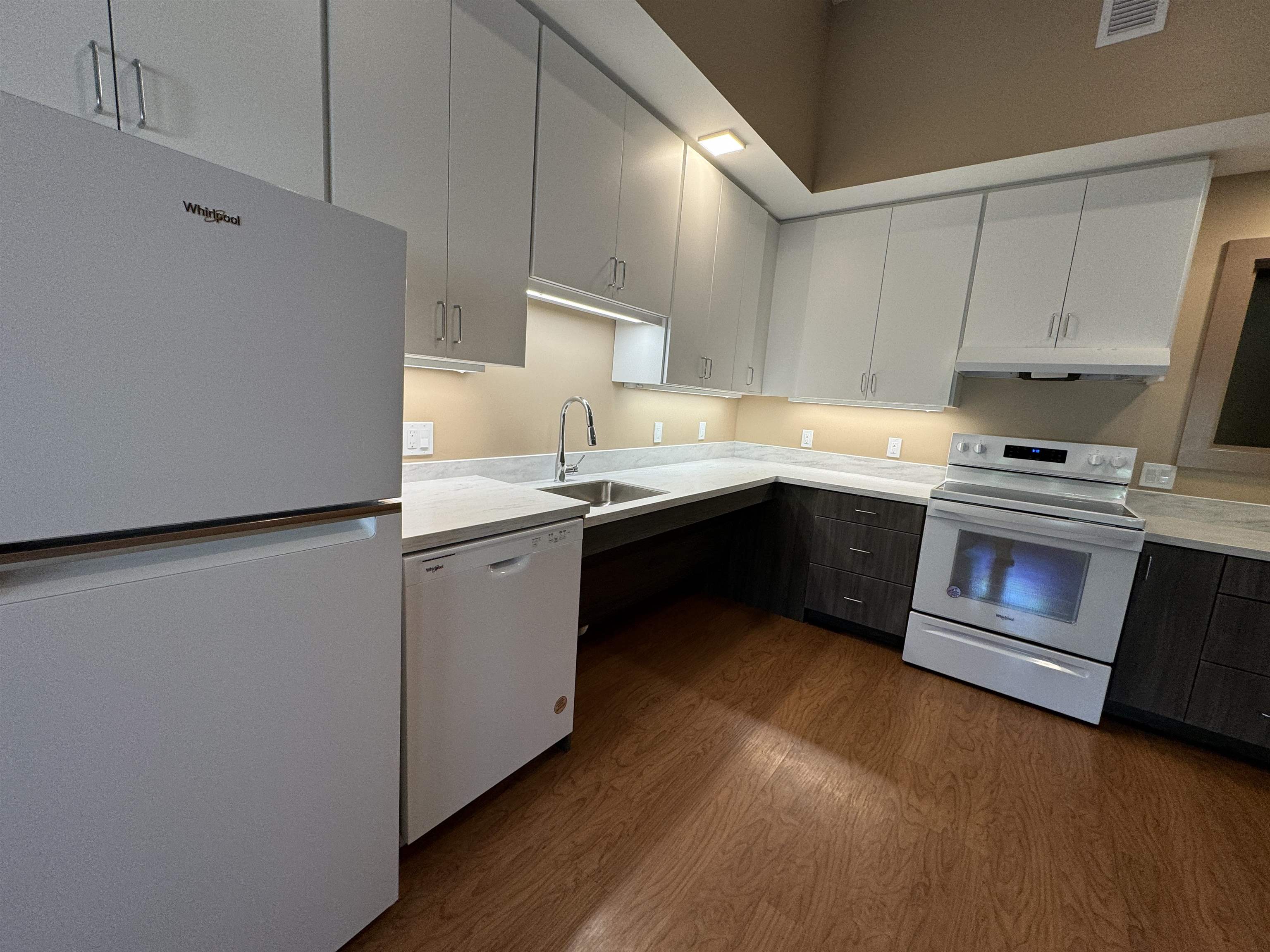 83 Hanover Street, Unit 202 Manchester, NH 03101 - Photo 12 of 41