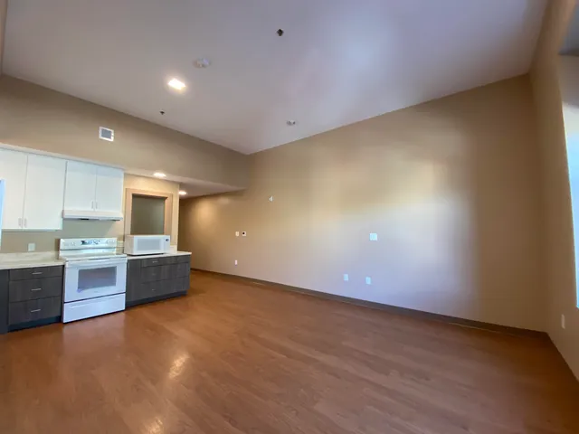 $2,021 | 83 Hanover Street, Unit 202, Manchester, NH 03101