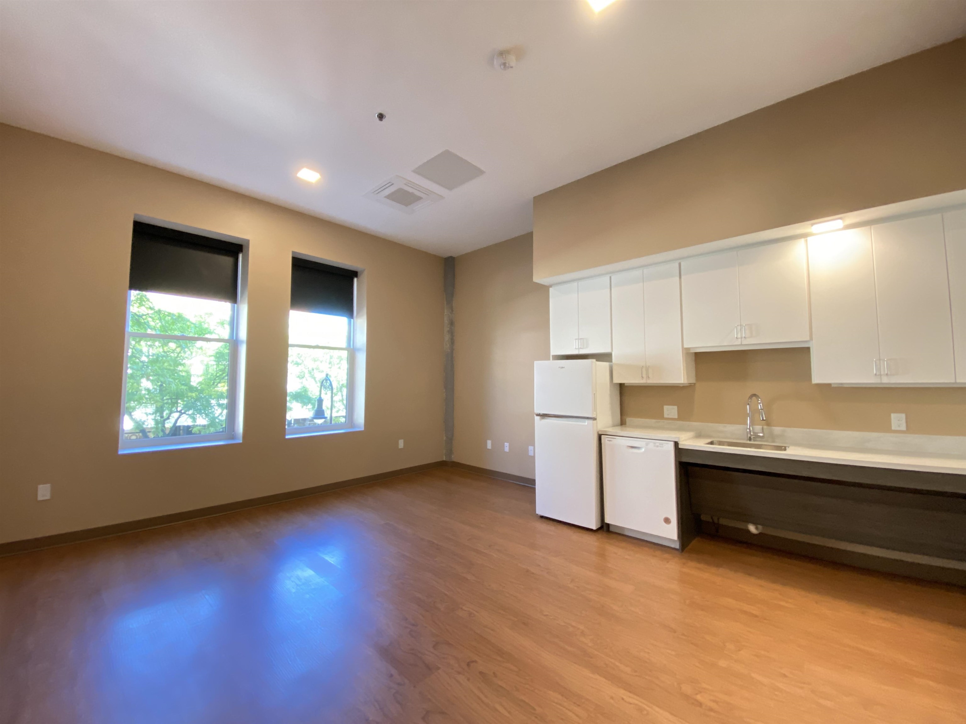 83 Hanover Street, Unit 202 Manchester, NH 03101 - Photo 17 of 41