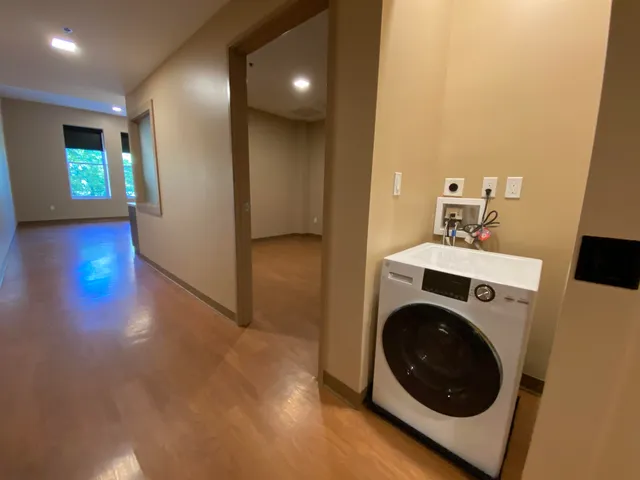 $2,021 | 83 Hanover Street, Unit 202, Manchester, NH 03101