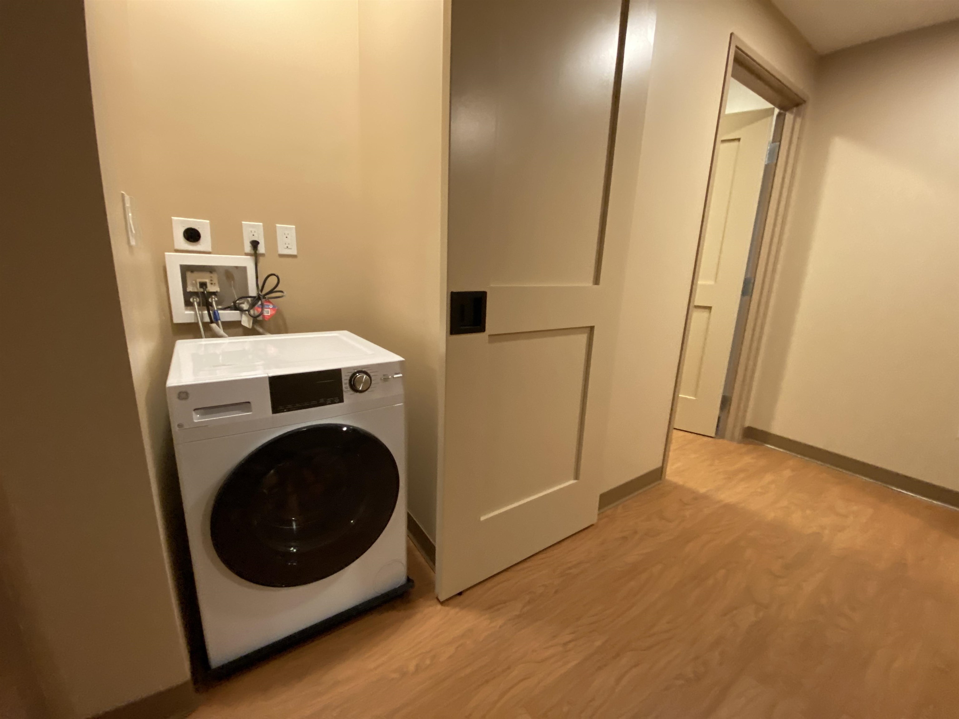 83 Hanover Street, Unit 202 Manchester, NH 03101 - Photo 24 of 41