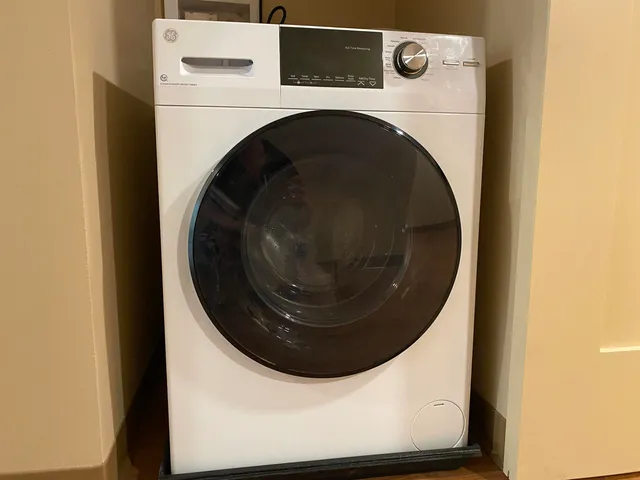 $2,021 | 83 Hanover Street, Unit 202, Manchester, NH 03101