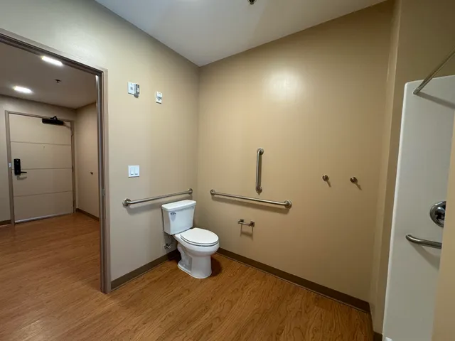 $2,021 | 83 Hanover Street, Unit 202, Manchester, NH 03101