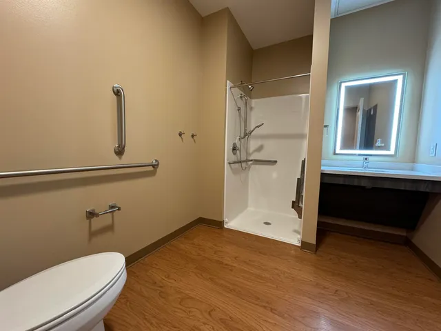 $2,021 | 83 Hanover Street, Unit 202, Manchester, NH 03101