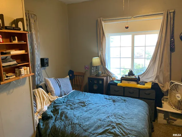 $65,000 | 401 West 3rd Avenue, Monmouth, IL 61462