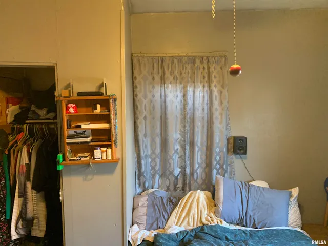 $65,000 | 401 West 3rd Avenue, Monmouth, IL 61462