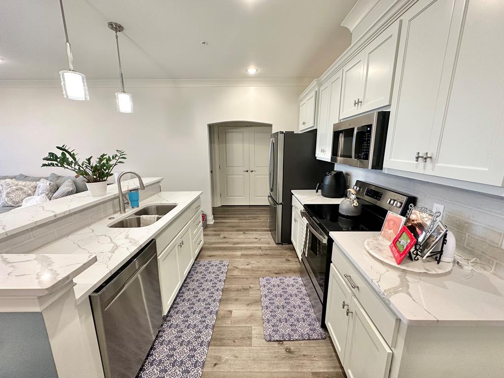 3350 Country Club Road, Unit 321 Valdosta, GA 31605 - Photo 3 of 15 Gallery Image 3