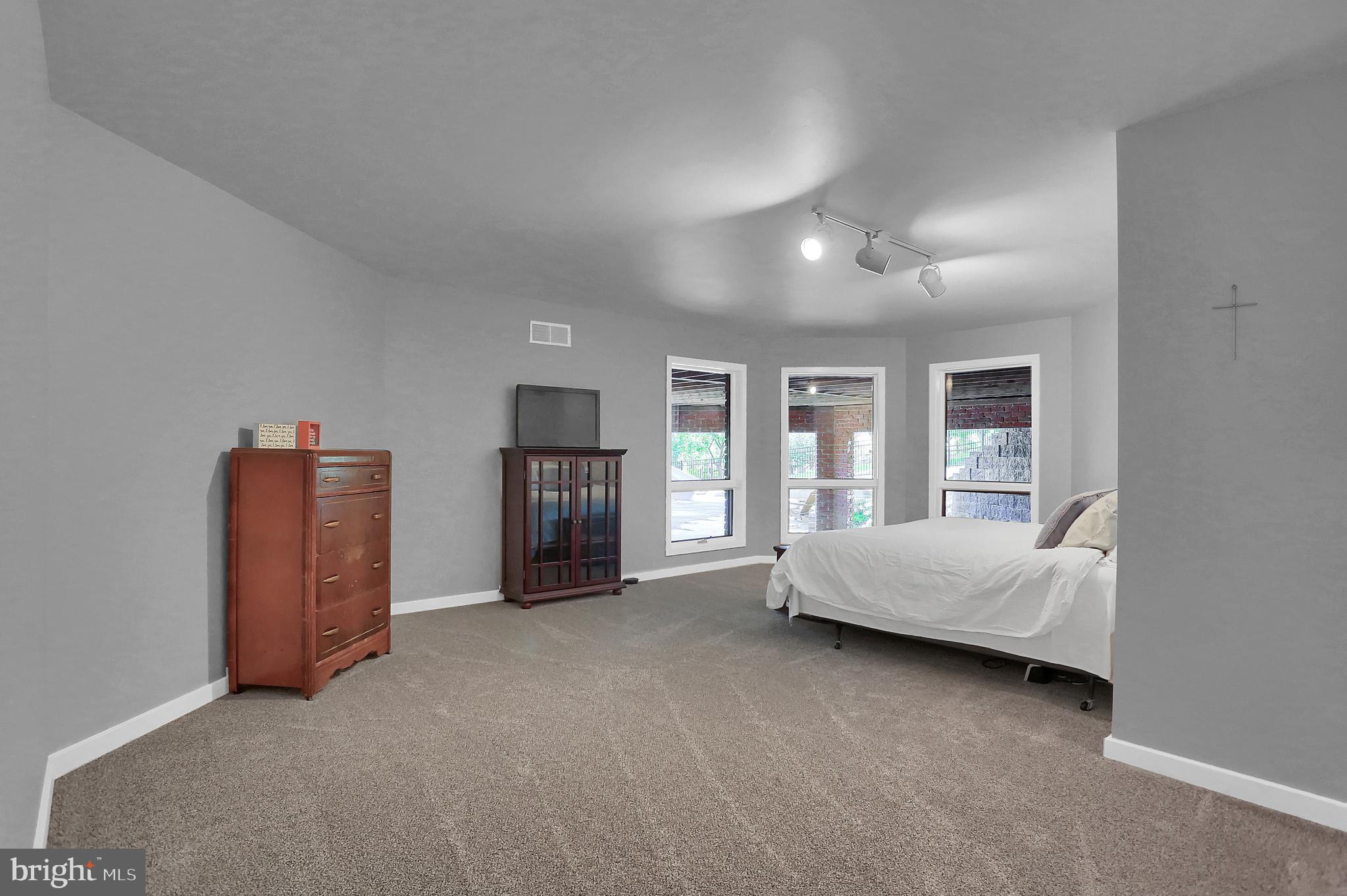 169 Acorn Road Spring Grove, PA 17362 - Photo 2 of 88 Gallery Image 2