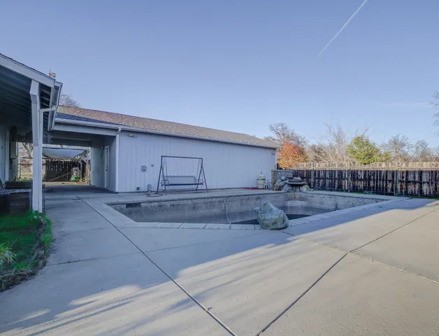 a view of house and outdoor space