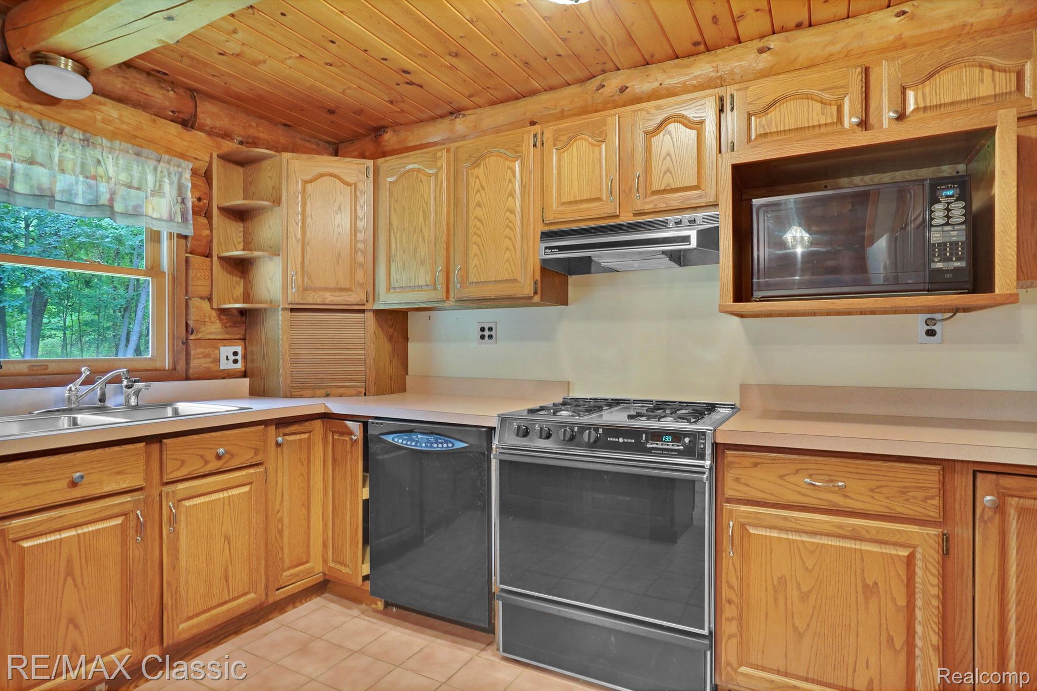 8460 Reese Road Clarkston, MI 48348 - Photo 11 of 45 Gallery Image 11