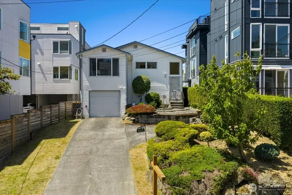 $1,000,000 | 917 28th Avenue South, Seattle, WA 98144