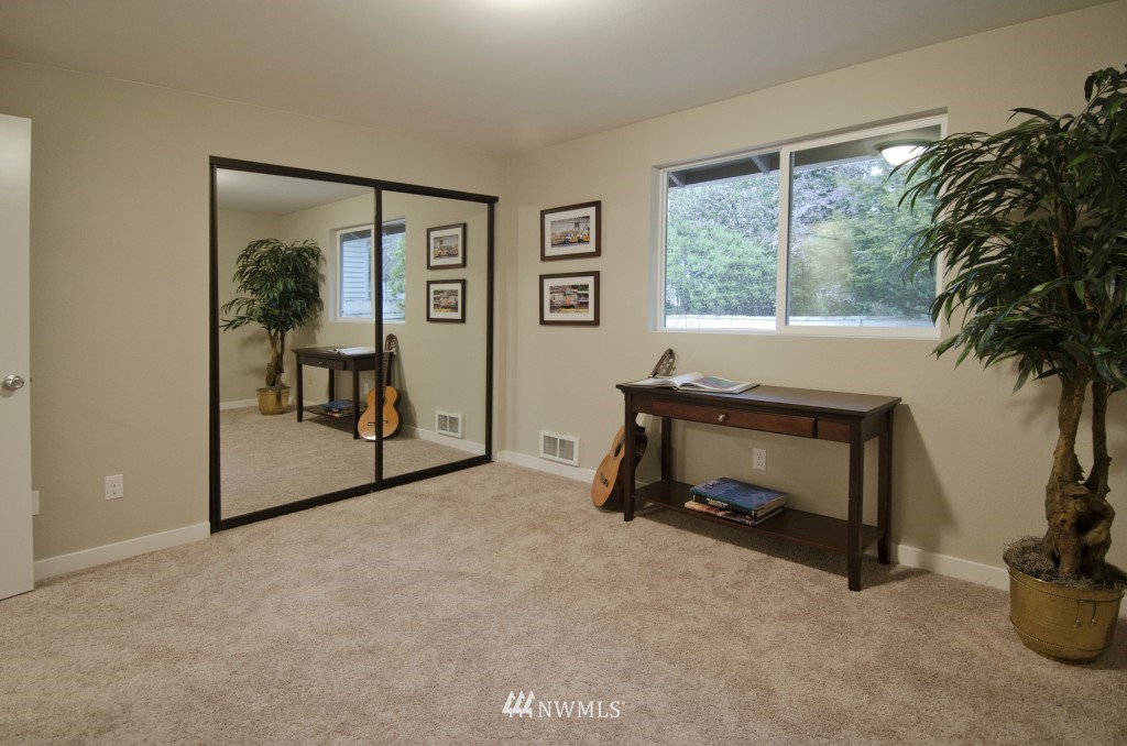 1225 225th Place Southwest Bothell, WA 98021 - Photo 10 of 12