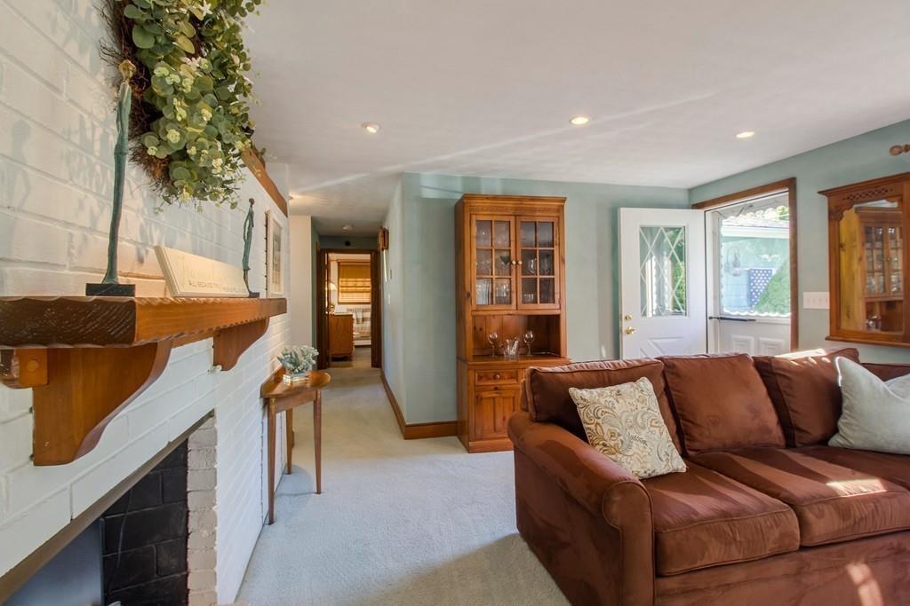 29 Curwen Road Peabody, MA 01960 - Photo 7 of 39 Gallery Image 7