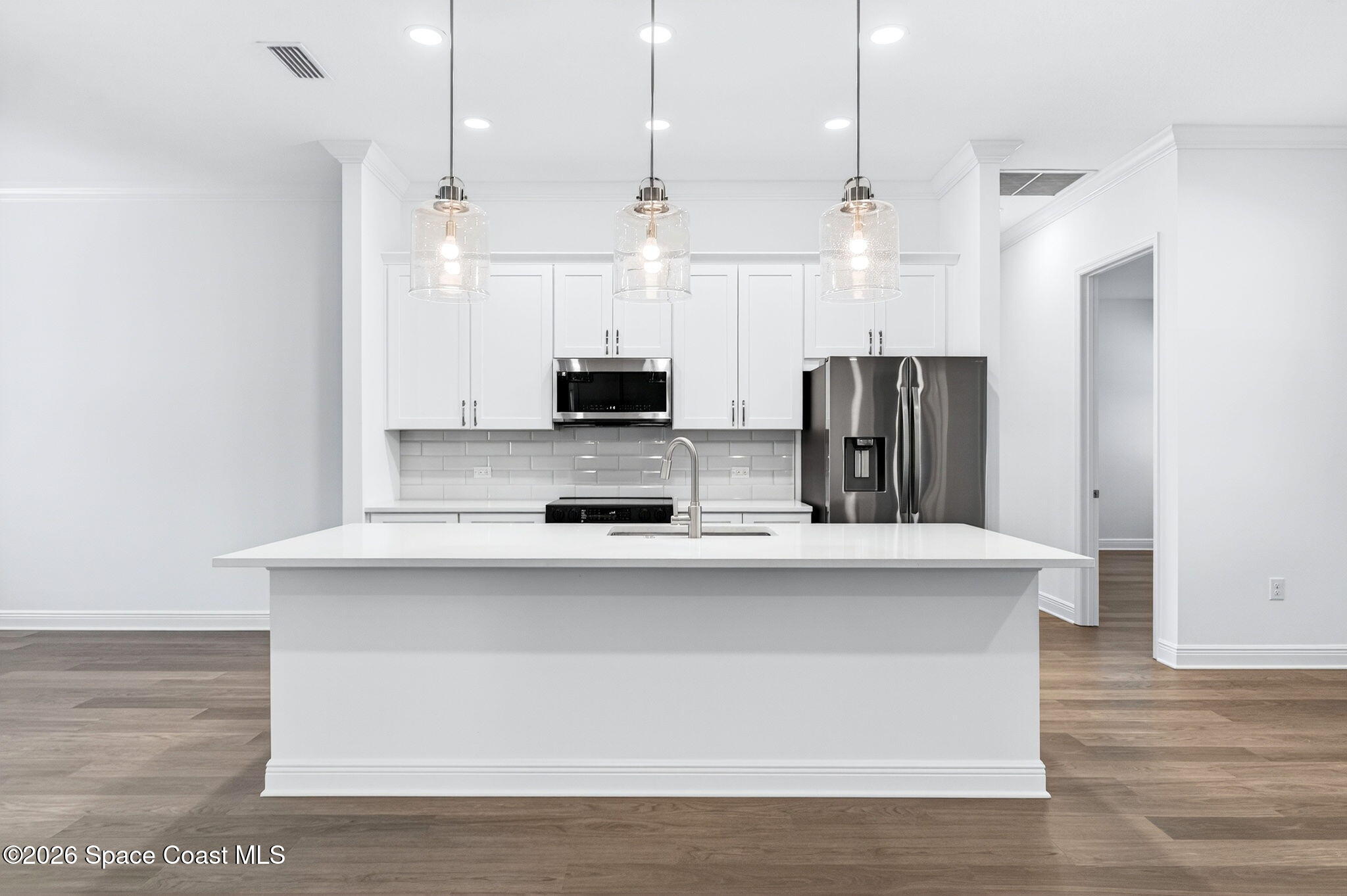 7480 Sheridan Road West Melbourne, FL 32904 - Photo 11 of 32 Kitchen & Pendant Lights