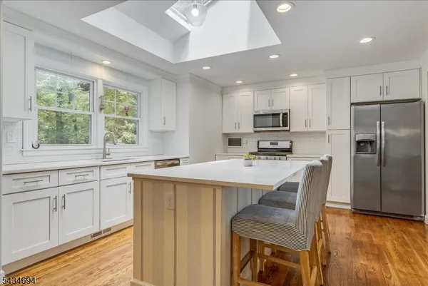 $1,075,000 | 5 Persimmon Way, Springfield, NJ 07081