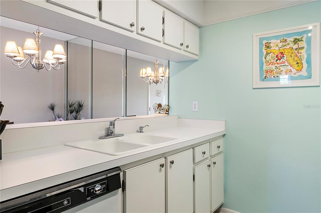 3273 South Beneva Road, Unit 203 Sarasota, FL 34232 - Photo 11 of 36