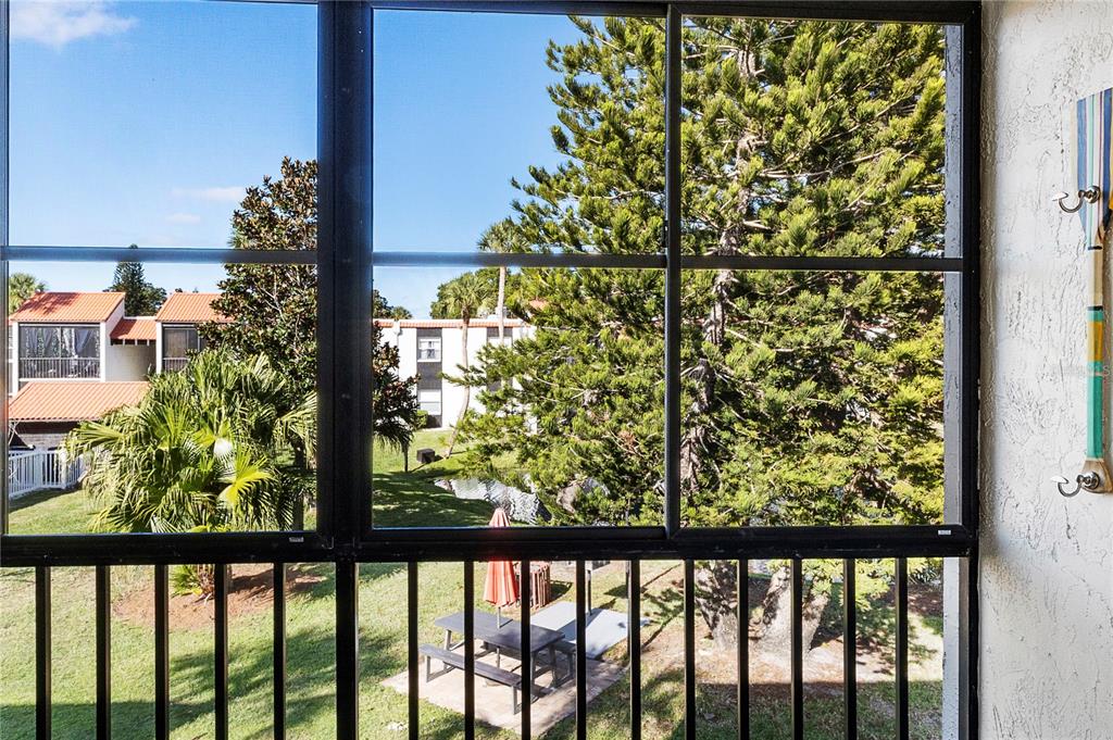 3273 South Beneva Road, Unit 203 Sarasota, FL 34232 - Photo 19 of 36 a view of a window