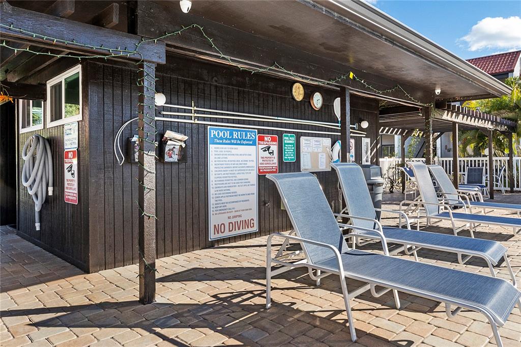 3273 South Beneva Road, Unit 203 Sarasota, FL 34232 - Photo 25 of 36 a view of a chairs and table in the patio