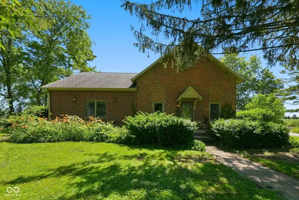 $440,000 | 2100 North County Road 800 West, Yorktown, IN 47396