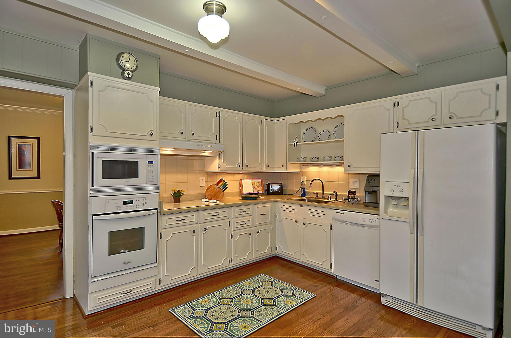 2003 Gatewood Place Silver Spring, MD 20903 - Photo 4 of 29 Gourmet updated kitchen