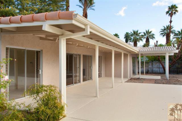 70415 Cobb Road Rancho Mirage, CA 92270 - Photo 19 of 23 front view of a house
