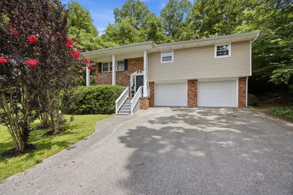 $360,000 | 1425 Clearpoint Drive, Hixson, TN 37343