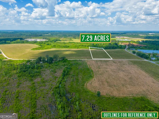 a view of a tennis court
