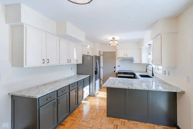 $442,500 | 12482 Charing Cross Road, Carmel, IN 46033