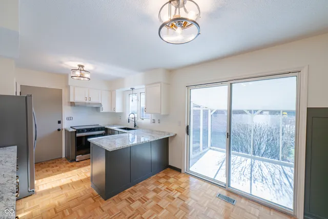 $442,500 | 12482 Charing Cross Road, Carmel, IN 46033