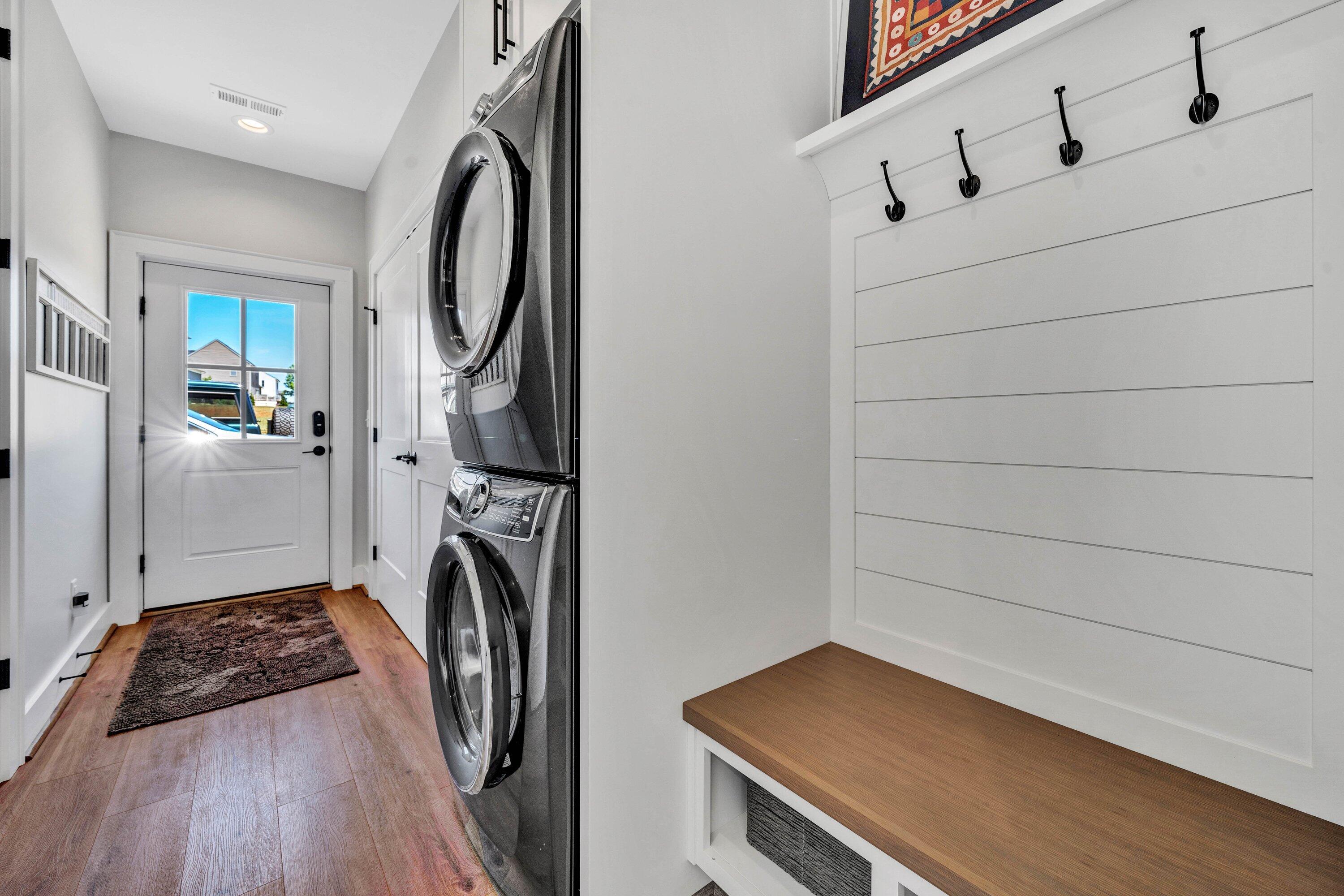 400 Nursery Road Boones Mill, VA 24065 - Photo 30 of 39 Laundry/Mud Room