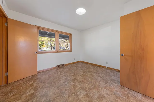 $285,000 | 453 11th Street Southwest, Faribault, MN 55021