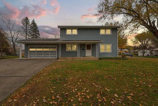 $285,000 | 453 11th Street Southwest, Faribault, MN 55021