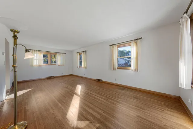 $285,000 | 453 11th Street Southwest, Faribault, MN 55021