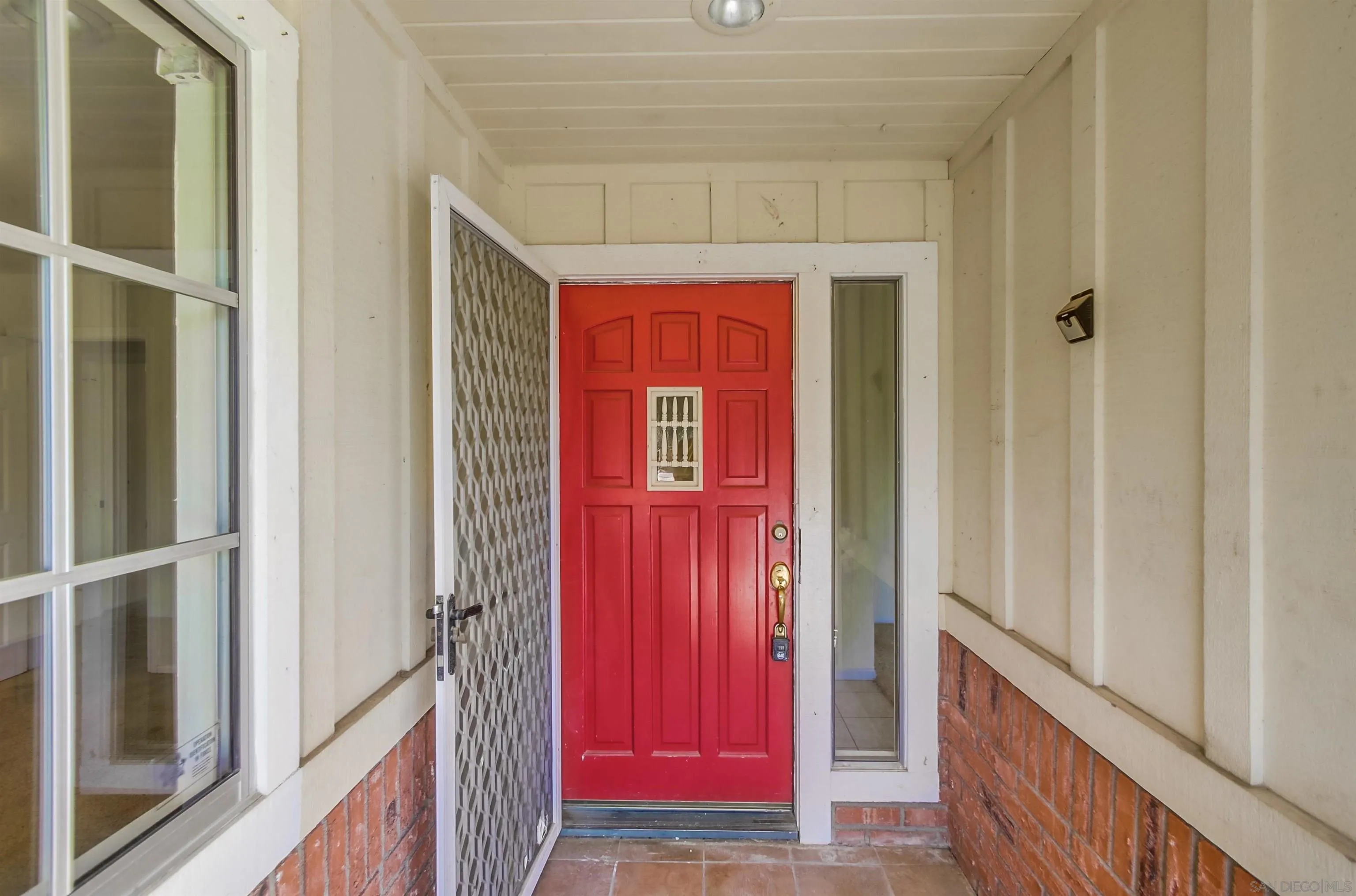 710 Ceramic Lane Fallbrook, CA 92028 - Photo 2 of 16 Gallery Image 2