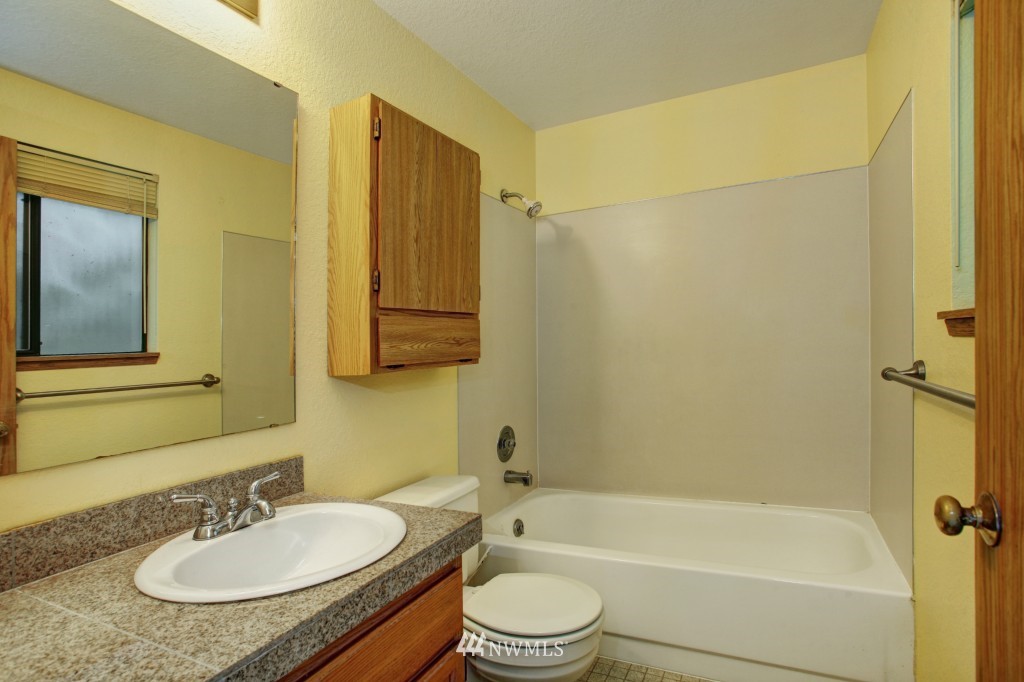 320 160th Place Southeast Bothell, WA 98012 - Photo 11 of 15 Gallery Image 11