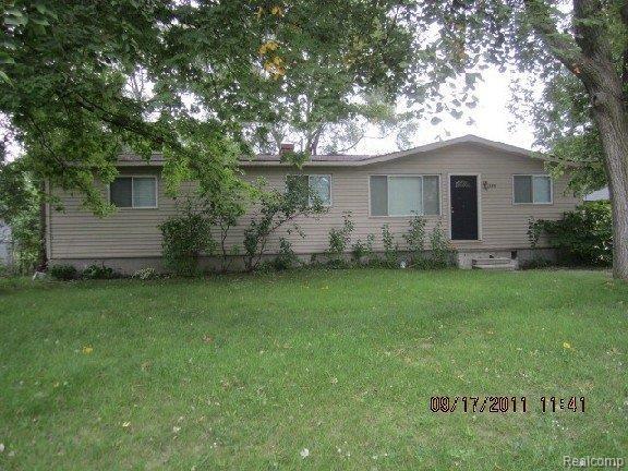 2495 Harrison Avenue Rochester, MI 48307 - Photo 1 of 12 harrison front now.jpg