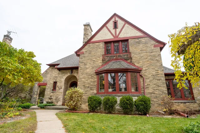 $650,000 | 6110 Washington Circle, Wauwatosa, WI 53213