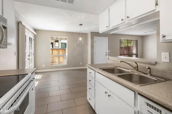 $1,650 | 13238 North 3rd Place, Phoenix, AZ 85022