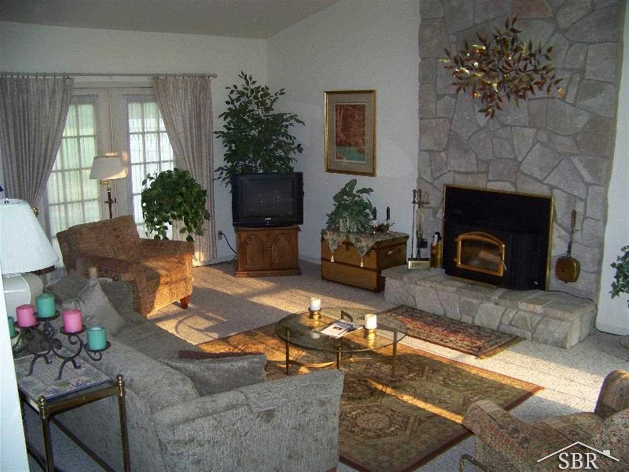 2360 Hemmeter Road Saginaw, MI 48603 - Photo 4 of 17 31227652-3.JPG