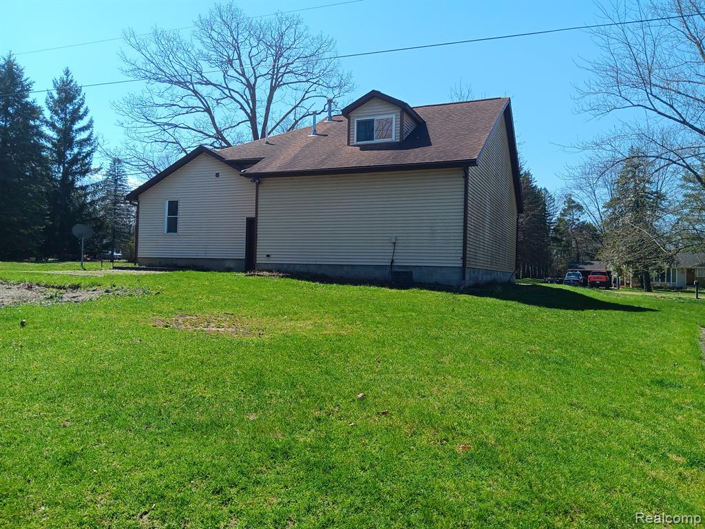 15133 Eddy Lake Road Fenton, MI 48430 - Photo 5 of 28