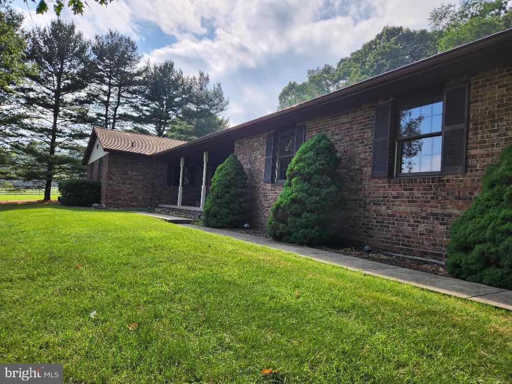 324 Miller Road Reading, PA 19608 - Photo 2 of 47 Solid Brick Rancher om 3 acre parcel