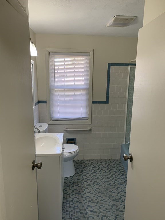 96 Jeannine Road Bellingham, MA 02019 - Photo 3 of 6 Gallery Image 3