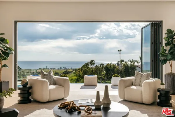 $17,900,000 | 29600 Harvester Road, Malibu, CA 90265