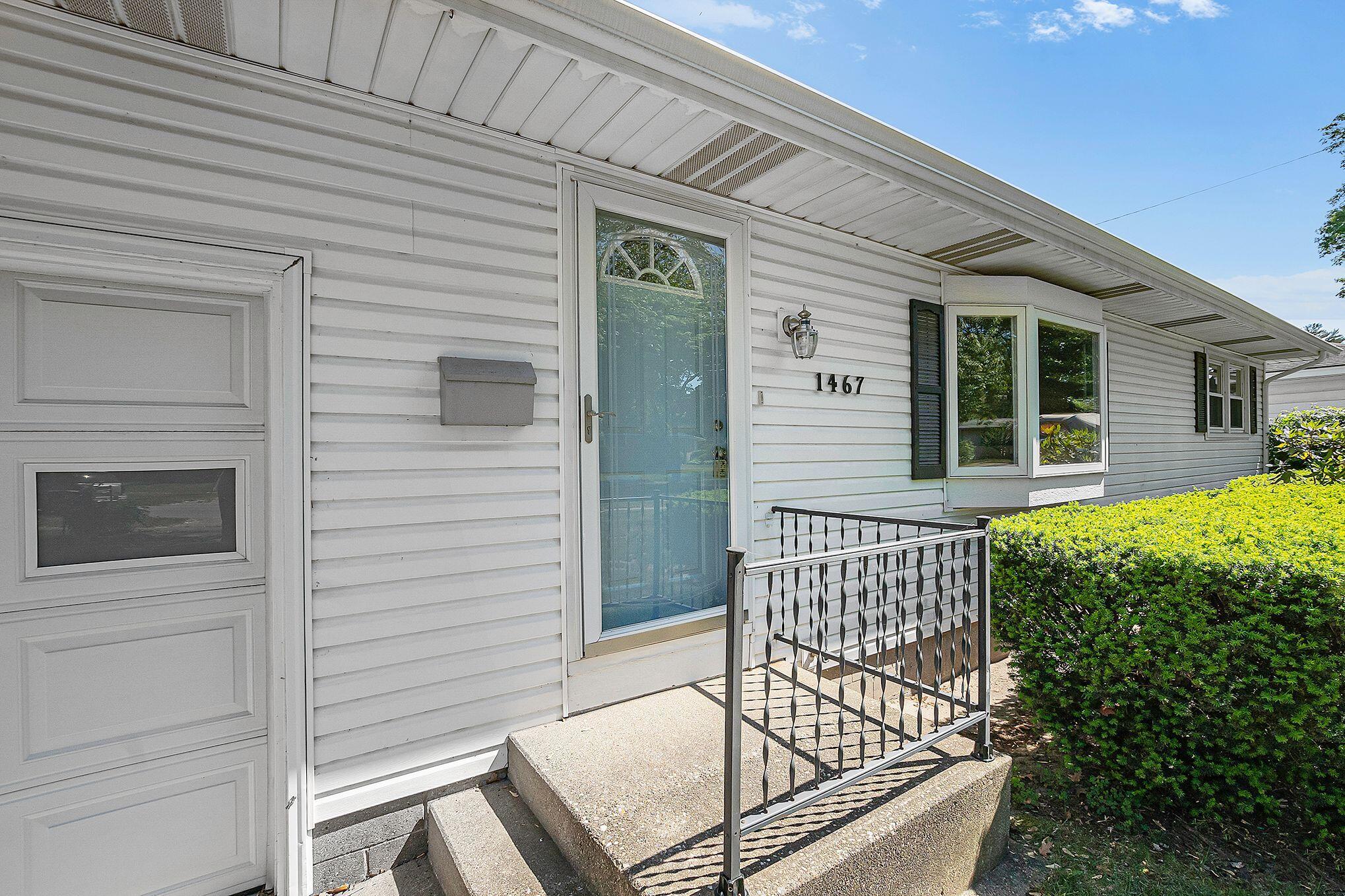 1467 Colonial Road Roosevelt Park, MI 49441 - Photo 2 of 41 1467 2