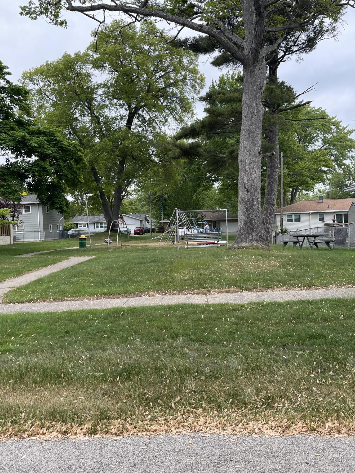 1467 Colonial Road Roosevelt Park, MI 49441 - Photo 34 of 41 4E627E93-1DDA-4A90-9BBF-9407F4F4B611