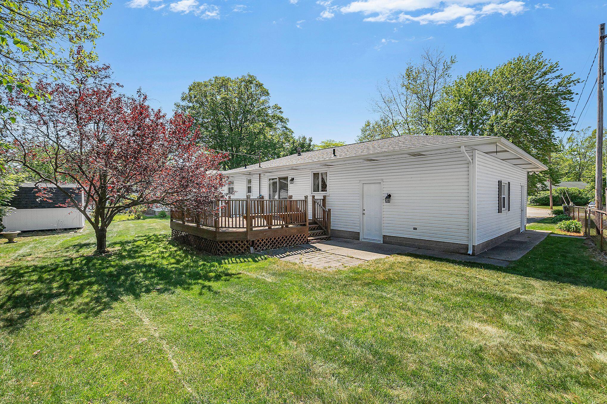 1467 Colonial Road Roosevelt Park, MI 49441 - Photo 4 of 41 1467 26