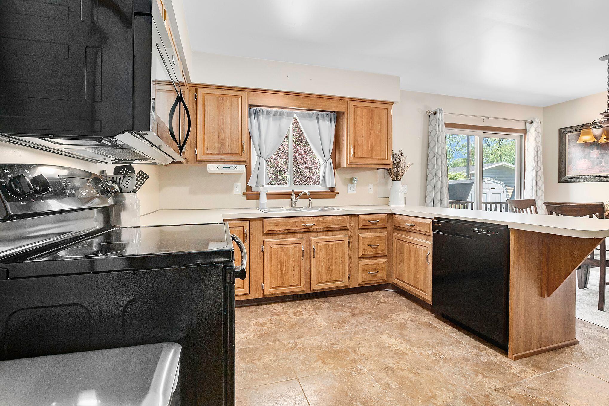 1467 Colonial Road Roosevelt Park, MI 49441 - Photo 10 of 41 1467 9