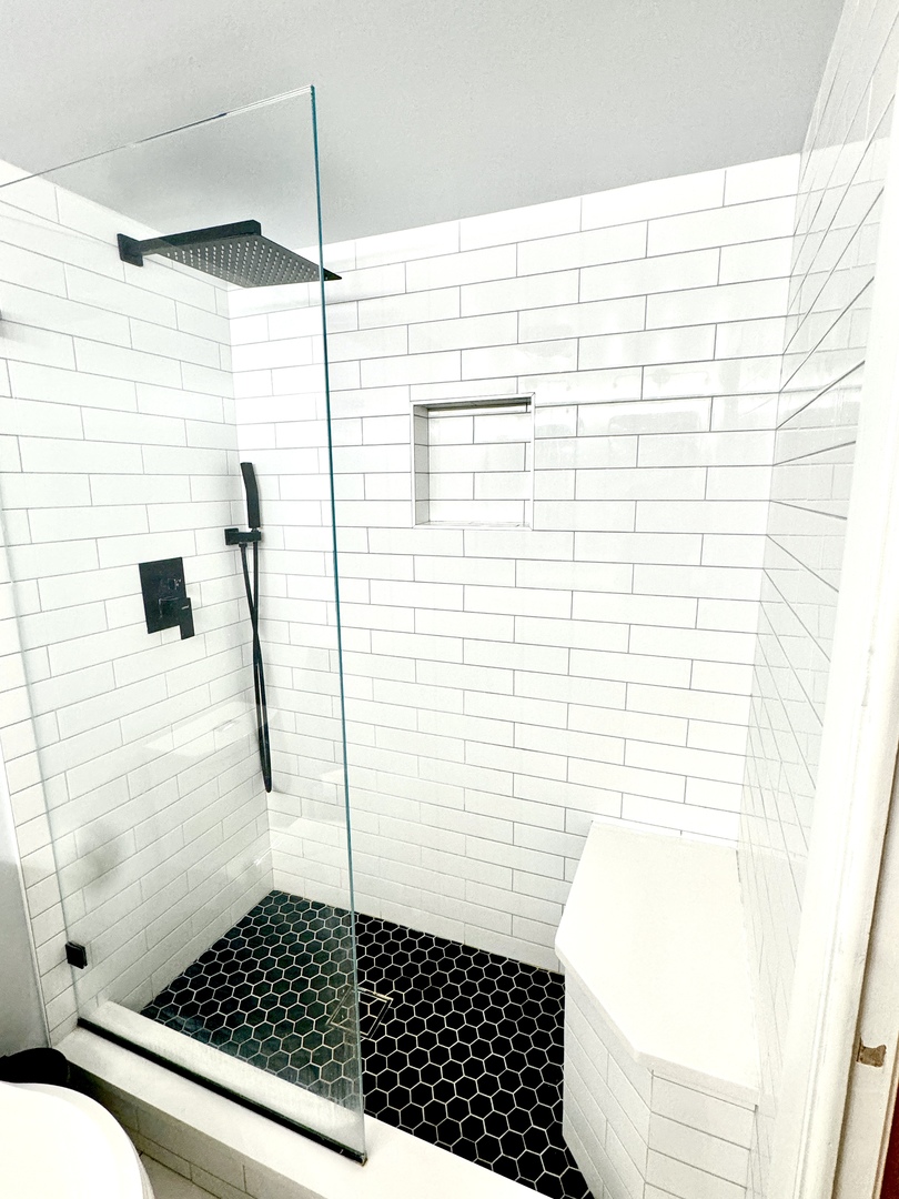 651 West Sheridan Road, Unit 3C Chicago, IL 60613 - Photo 13 of 19