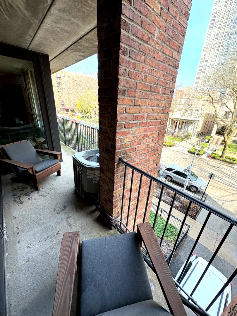651 West Sheridan Road, Unit 3C Chicago, IL 60613 - Photo 18 of 19