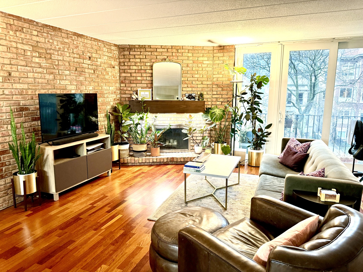 651 West Sheridan Road, Unit 3C Chicago, IL 60613 - Photo 2 of 19